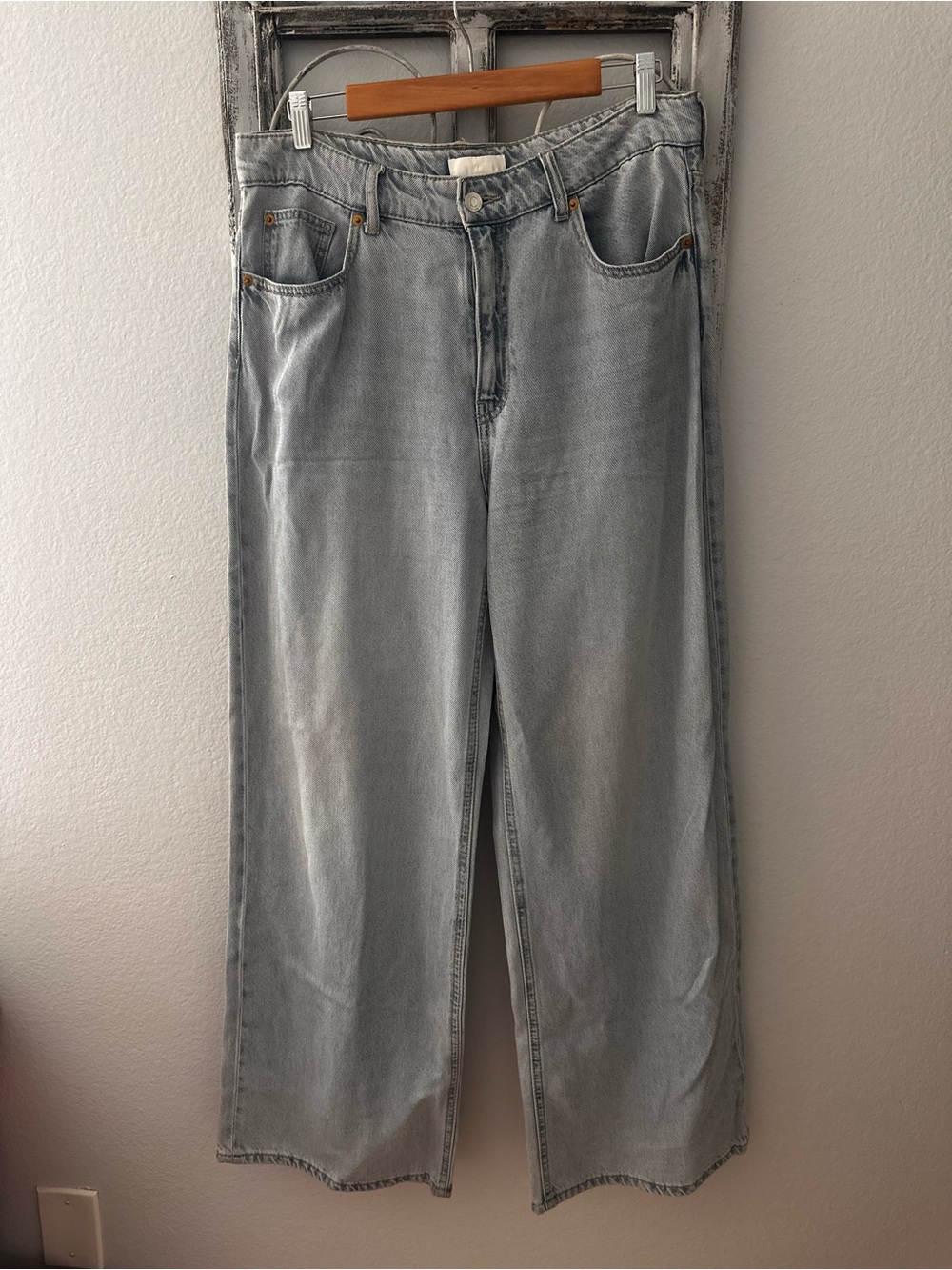 H&M Light Wash Wide-Leg Women's Jeans